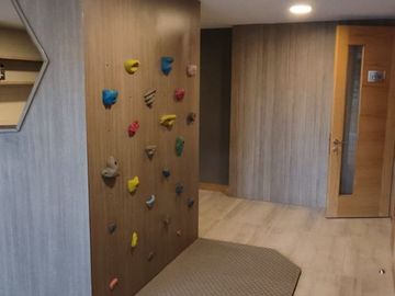 Departamento En Venta A Pasos Plaza Egaña, Casi Nuevo