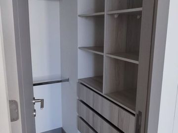 Departamento En Venta A Pasos Plaza Egaña, Casi Nuevo