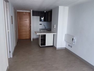 Departamento En Venta A Pasos Plaza Egaña, Casi Nuevo