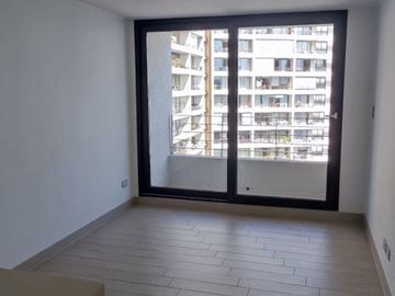 Departamento En Venta A Pasos Plaza Egaña, Casi Nuevo