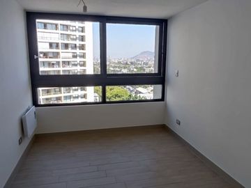 Departamento En Venta A Pasos Plaza Egaña, Casi Nuevo