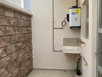 Pre Venta Casa de 1 nivel, cocina semi integral, 2 recamaras, 2 baños, closet, 1 cochera,Fracc. Cerrado