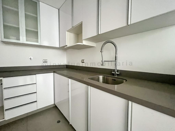 AMPLIO DPTO EN LAS MIMOSAS / 2 COCHERAS / DORM C/ BAÑO