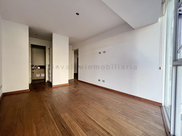 AMPLIO DPTO EN LAS MIMOSAS / 2 COCHERAS / DORM C/ BAÑO