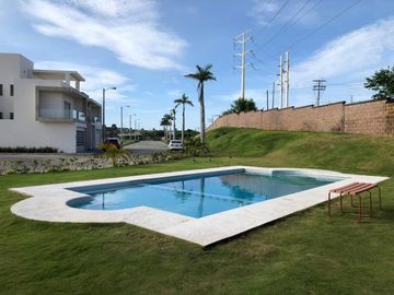 Casa Nueva 2 niveles, 3 recamaras, 2.5 baños, bi cochera, fracc cerrado.