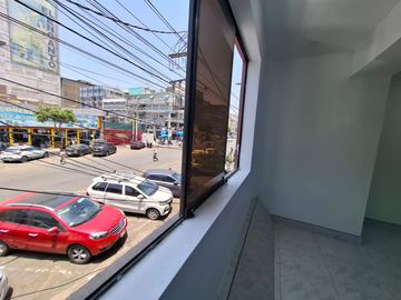 VENDO LOCAL COMERCIAL EN EL EMPORIO DE GAMARRA