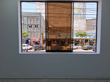 VENDO LOCAL COMERCIAL EN EL EMPORIO DE GAMARRA