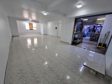 VENDO LOCAL COMERCIAL EN EL EMPORIO DE GAMARRA