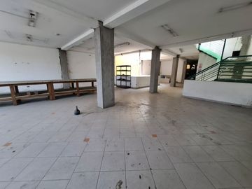 VENDO CASA DE 250M2 EN ZARATE