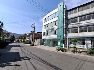 VENDO CASA DE 250M2 EN ZARATE