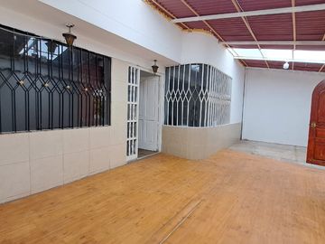 SE VENDE CASA DE 2 PISOS EN SANTA ÚRSULA, CUSCO, CUSCO
