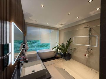 FOR SALE FURNISHED LUXURIOUS MODERN ASIAN CONTEMPORARY HOME