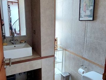 4D 4B, estar, servicios más taller con baño 264 mts en 5.017, El Algarrobal 1