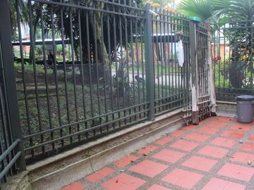 VENTA CASA CON 3  PLANTAS