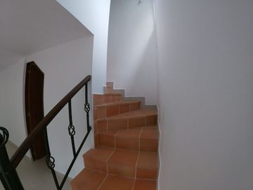 VENTA CASA CON 3  PLANTAS