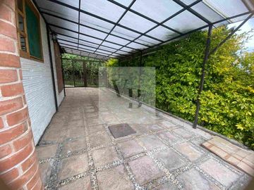 Renta de casa con loft para visitas