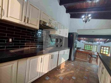 Renta de casa con loft para visitas