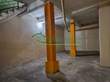 Vendemos local con depósito cerca a la plaza de mercado de Girardot.