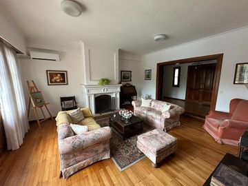 Avenida Bolivar casa a la venta.