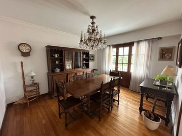 Avenida Bolivar casa a la venta.