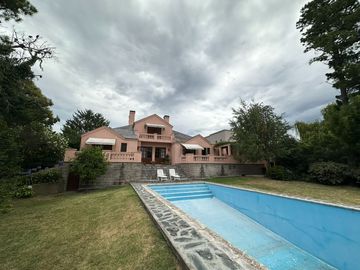 Avenida Bolivar casa a la venta.