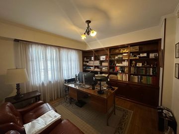 Avenida Bolivar casa a la venta.