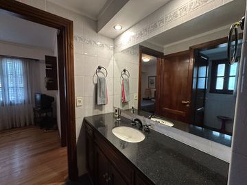 Avenida Bolivar casa a la venta.