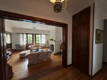 Avenida Bolivar casa a la venta.