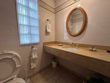 Avenida Bolivar casa a la venta.