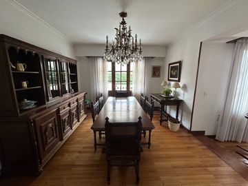 Avenida Bolivar casa a la venta.
