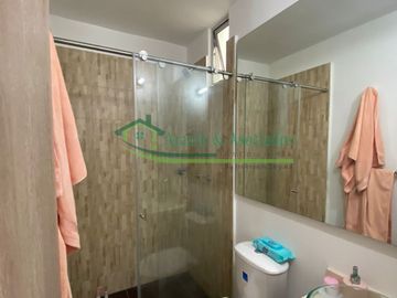 Vendemos hermoso apartamento amoblado en Conjunto.