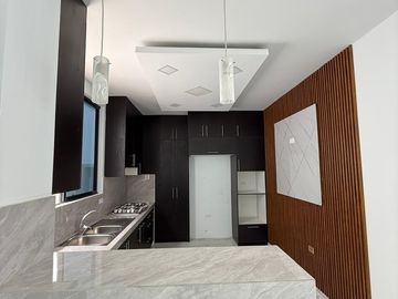 CASA EN VENTA EN URBANIZACION NUEVO PORTON, VIA LA BENGALA
