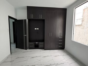 CASA EN VENTA EN URBANIZACION NUEVO PORTON, VIA LA BENGALA