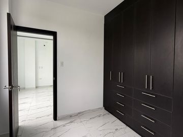 CASA EN VENTA EN URBANIZACION NUEVO PORTON, VIA LA BENGALA