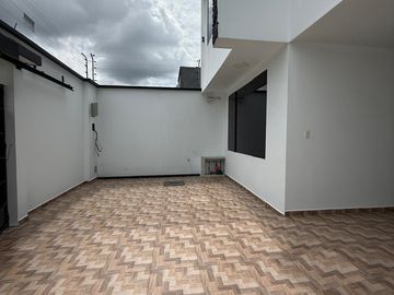 CASA EN VENTA EN URBANIZACION NUEVO PORTON, VIA LA BENGALA