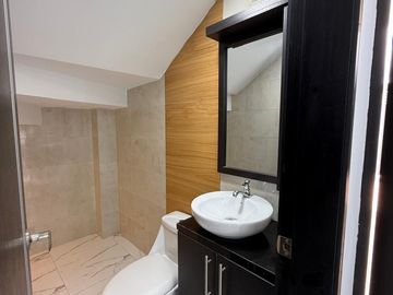 CASA EN VENTA EN URBANIZACION NUEVO PORTON, VIA LA BENGALA