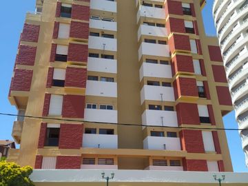 3 AMBIENTES  - VENTA - GESELL CENTRO - RECICLADO - VISTA AL MAR Y COCHERA