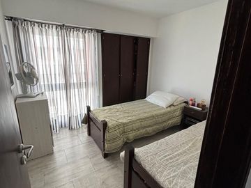 3 AMBIENTES  - VENTA - GESELL CENTRO - RECICLADO - VISTA AL MAR Y COCHERA