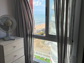 3 AMBIENTES  - VENTA - GESELL CENTRO - RECICLADO - VISTA AL MAR Y COCHERA