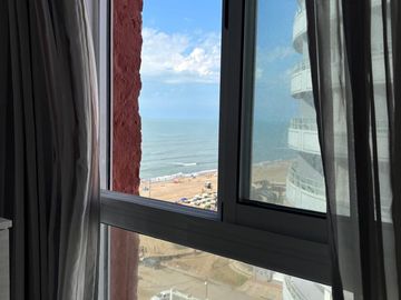 3 AMBIENTES  - VENTA - GESELL CENTRO - RECICLADO - VISTA AL MAR Y COCHERA