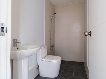 For Sale Townhouse: RFO & Pre-selling (2 Storey & 3 Storey; 3-5 BRs, 1-2CG) 7.4M-10.7M Antipolo