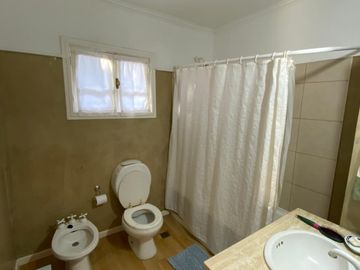 Casa a la venta barrio Uncas, Hermanos Crisostomos.