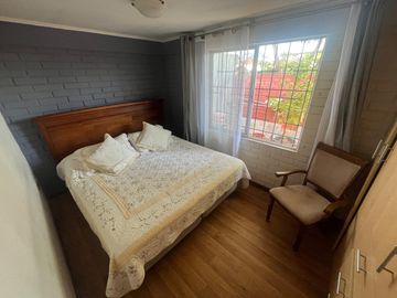 Casa Ampliada en terreno de 260 m² a pasos de Av. Portales, Maipú.