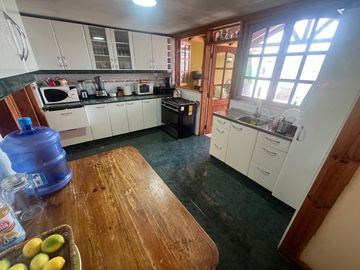 Casa Ampliada en terreno de 260 m² a pasos de Av. Portales, Maipú.