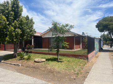 Casa Ampliada en terreno de 260 m² a pasos de Av. Portales, Maipú.