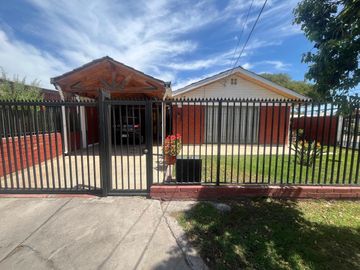 Casa Ampliada en terreno de 260 m² a pasos de Av. Portales, Maipú.