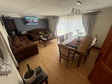 Casa Ampliada en terreno de 260 m² a pasos de Av. Portales, Maipú.