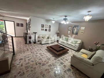 CASA EN VENTA, GONZALO GUERRERO.