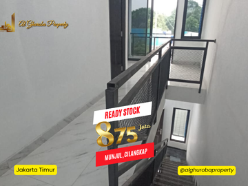 RUMAH 2 LANTAI PINGGIR JALAN RAYA CILANGKAP BARU DILALUI ANGKUTAN UMUM - SHM