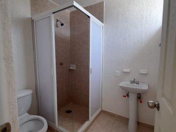 Casa de dos niveles con 3 habitaciones en fraccionamiento en Puerto Vallarta